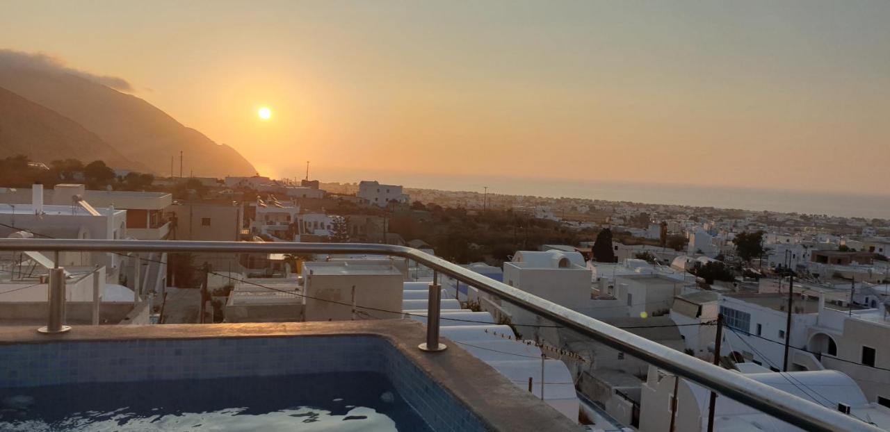 Appartamento Lux House With Outdoor Jacuzzi And Sea View In Santorini Emporio  Esterno foto