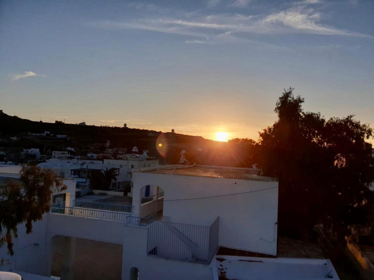 Appartamento Lux House With Outdoor Jacuzzi And Sea View In Santorini Emporio  Esterno foto