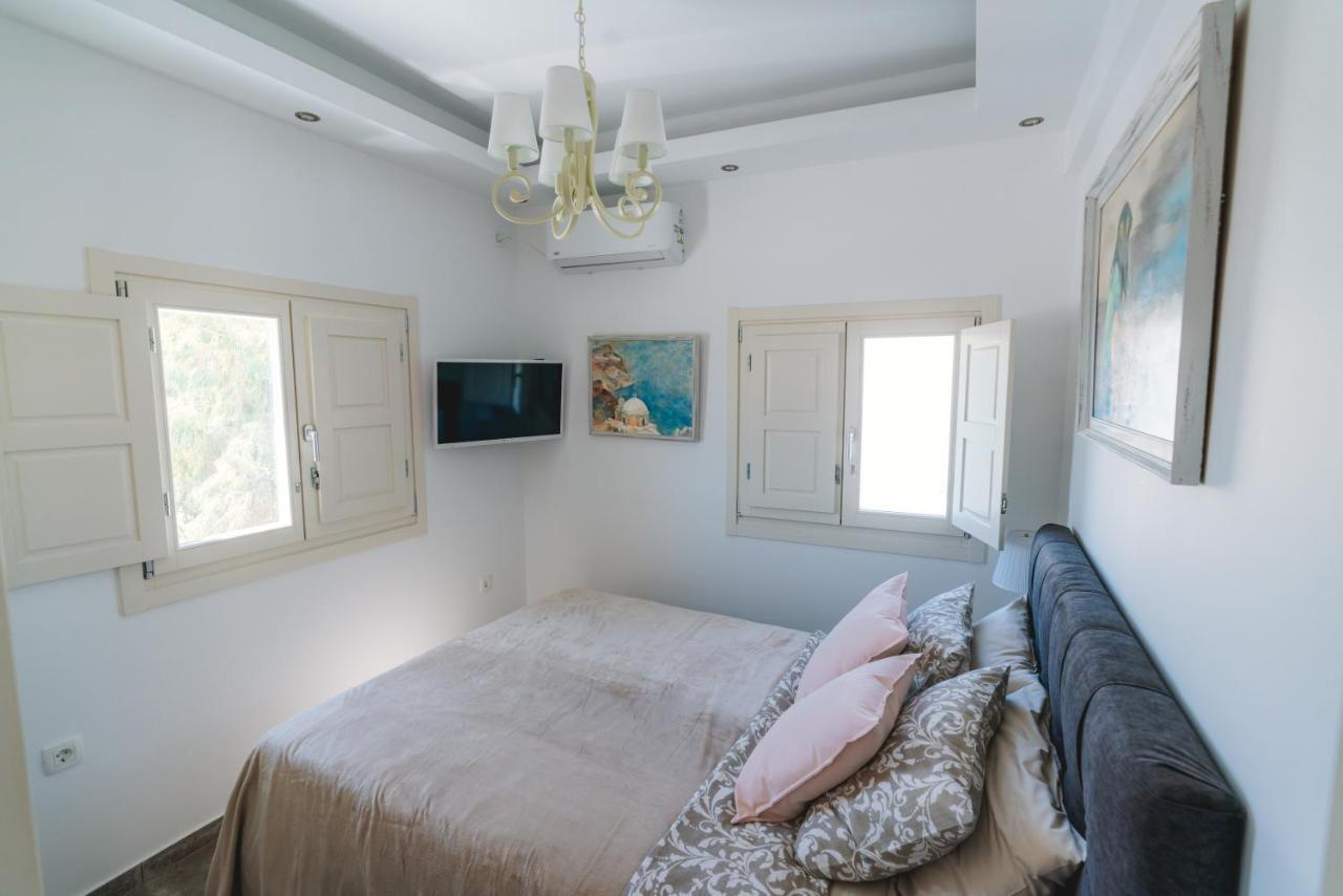 Appartamento Lux House With Outdoor Jacuzzi And Sea View In Santorini Emporio  Esterno foto
