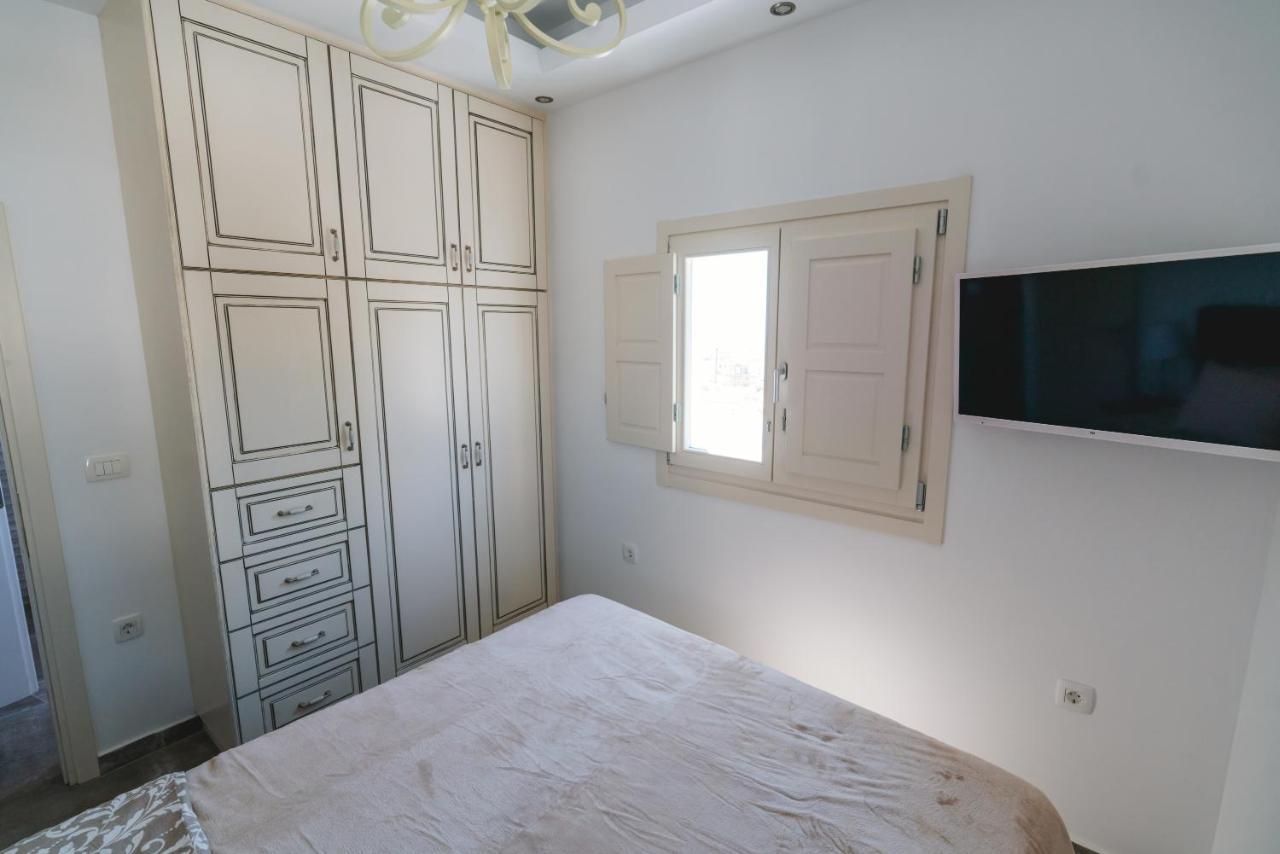 Appartamento Lux House With Outdoor Jacuzzi And Sea View In Santorini Emporio  Esterno foto